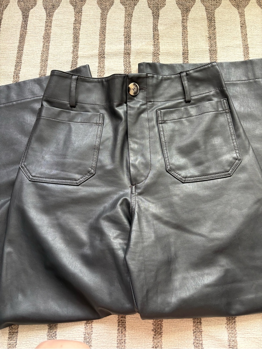 Maeve the collete vegan leather crop | size 27 - Picture 7 of 8